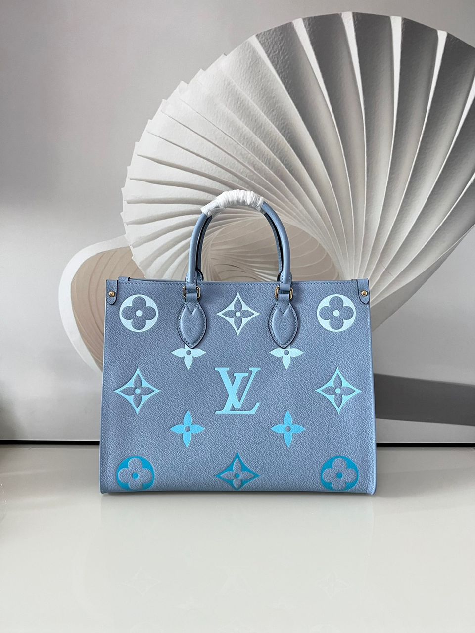 Top Quality OnTheGo MM Monogram Empreinte Summer Blue For By The Pool Collection, Women Handbags, Tote Bags 13.8in/35cm Top Quality M45718