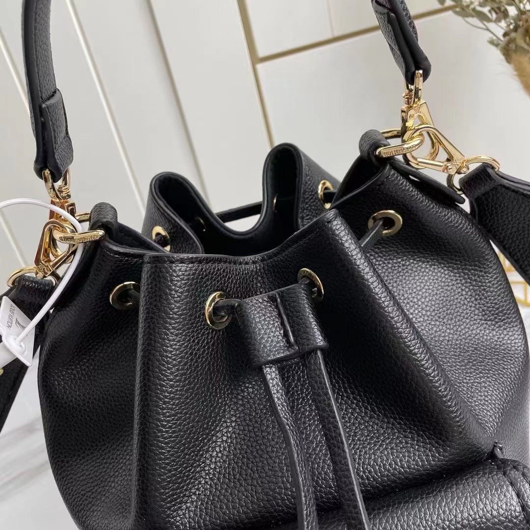 Top Quality Lockme Bucket Black For Women,  Shoulder And Crossbody Bags 9.1in/23cm Top Quality M57687