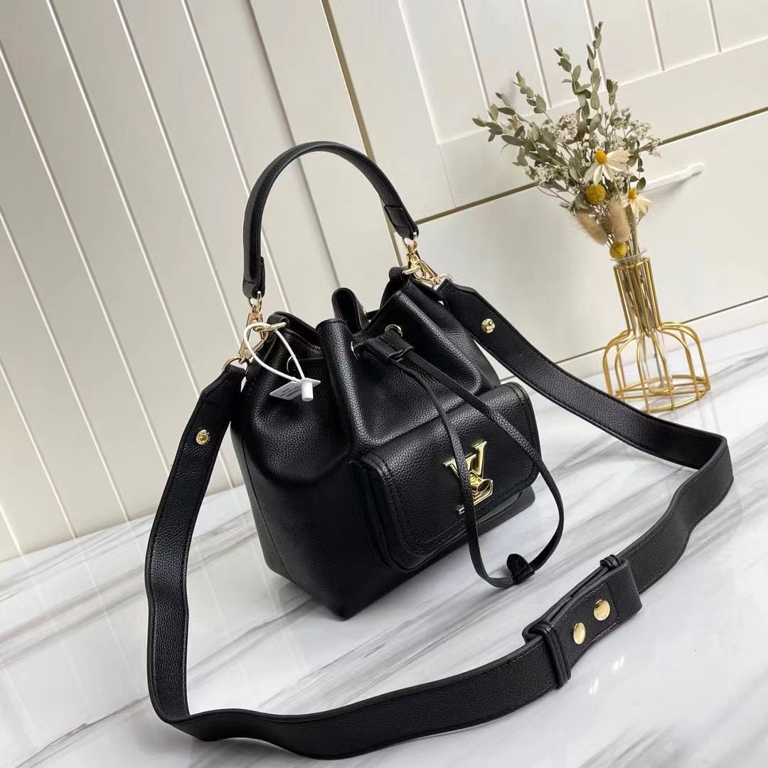 Top Quality Lockme Bucket Black For Women,  Shoulder And Crossbody Bags 9.1in/23cm Top Quality M57687