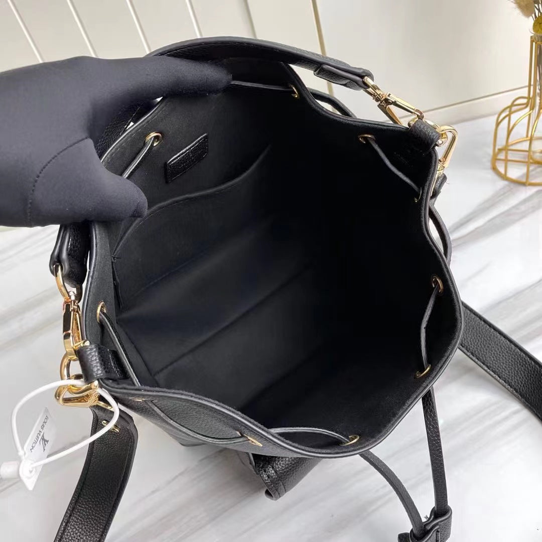 Top Quality Lockme Bucket Black For Women,  Shoulder And Crossbody Bags 9.1in/23cm Top Quality M57687