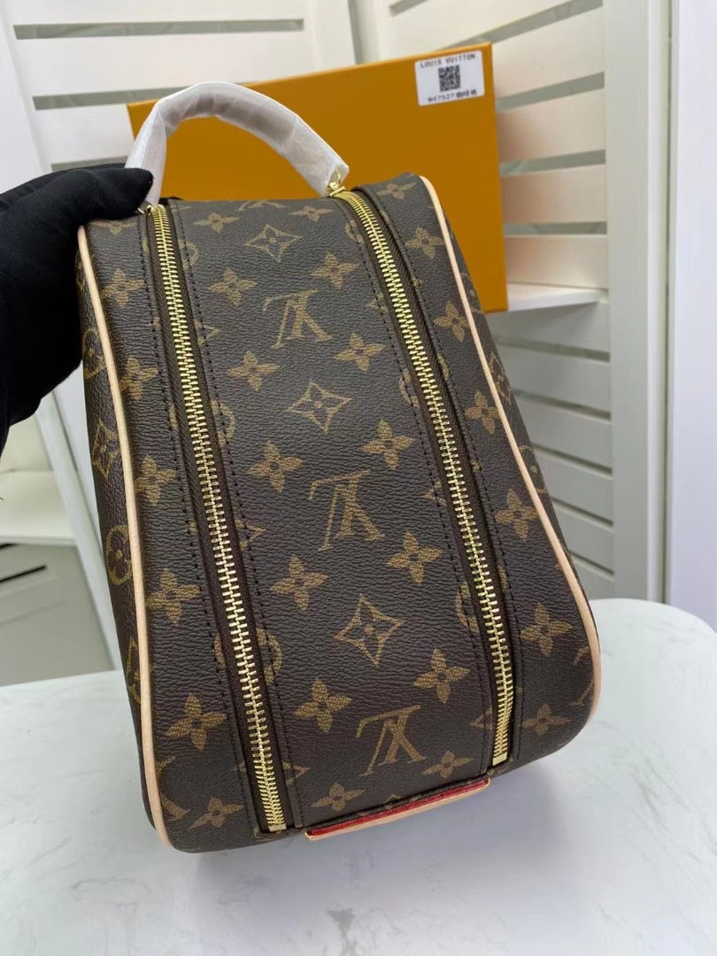 Top Quality King Size Toiletry Monogram Canvas For Women, WoBags, Travel Bags 11in/28cm Top Quality M47528