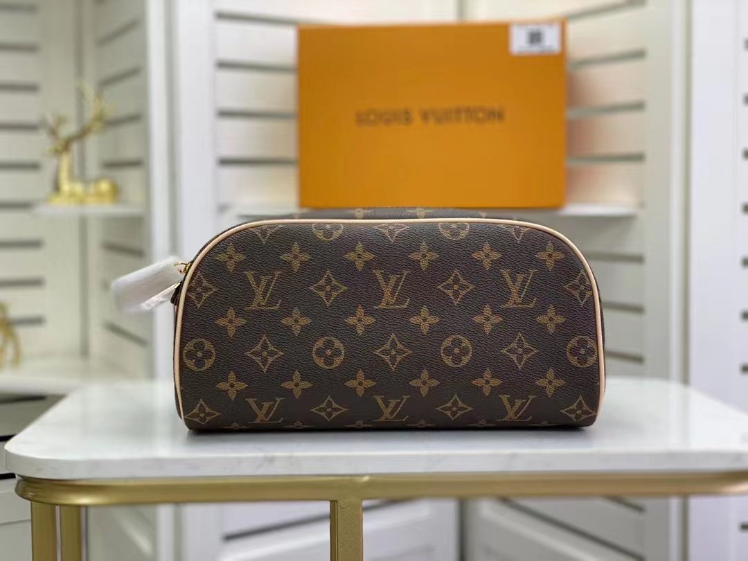 Top Quality King Size Toiletry Monogram Canvas For Women, WoBags, Travel Bags 11in/28cm Top Quality M47528