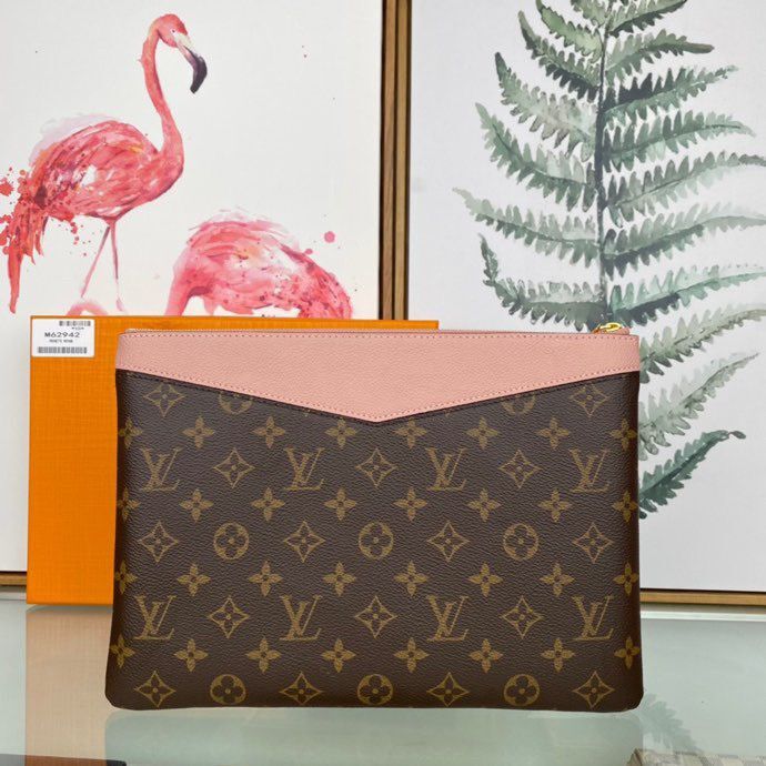 Top Quality Daily Pouch Bag Monogram Canvas Light Pink For Women 11.6in/29.5cm Top Quality M62942