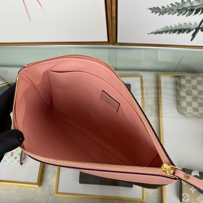 Top Quality Daily Pouch Bag Monogram Canvas Light Pink For Women 11.6in/29.5cm Top Quality M62942