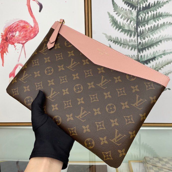 Top Quality Daily Pouch Bag Monogram Canvas Light Pink For Women 11.6in/29.5cm Top Quality M62942