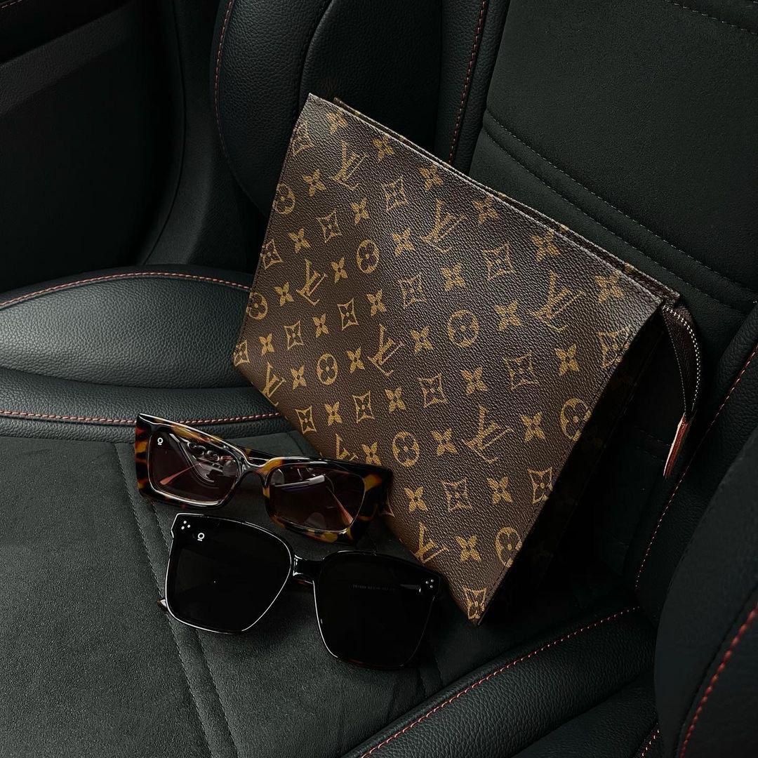 Louis Vuitton Crossbody Women Pouch – 2-Piece Set (Brown Checkbox)