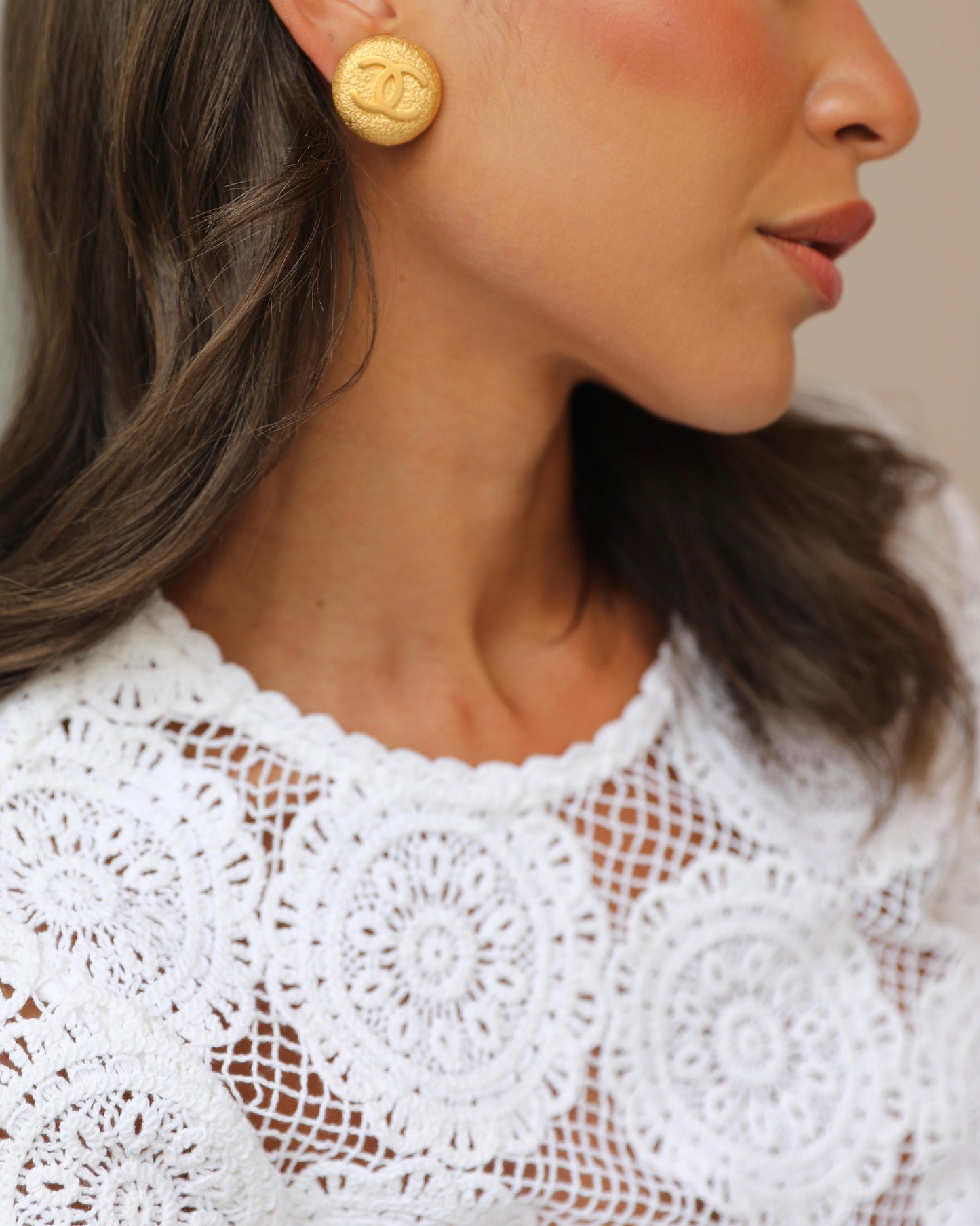 Chanel 94P   Gold Textured Round Clip-On Earrings with Gold CC Logo