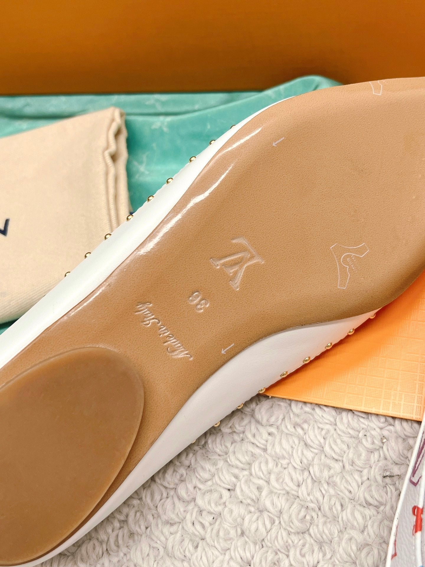 New 1:1 rep LUV High Heel Shoes 044