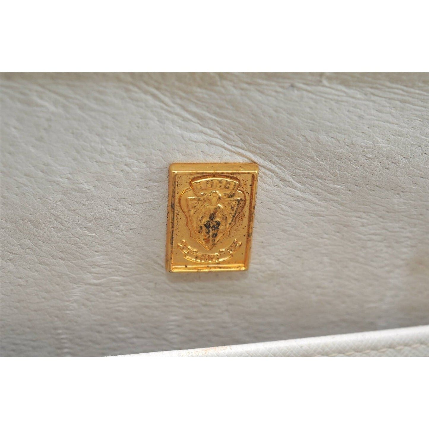 Gucci beige Lucite boxy, hard, clam shell style cross body/shoulder purse with a white leather flap top and gold horse-bit accents