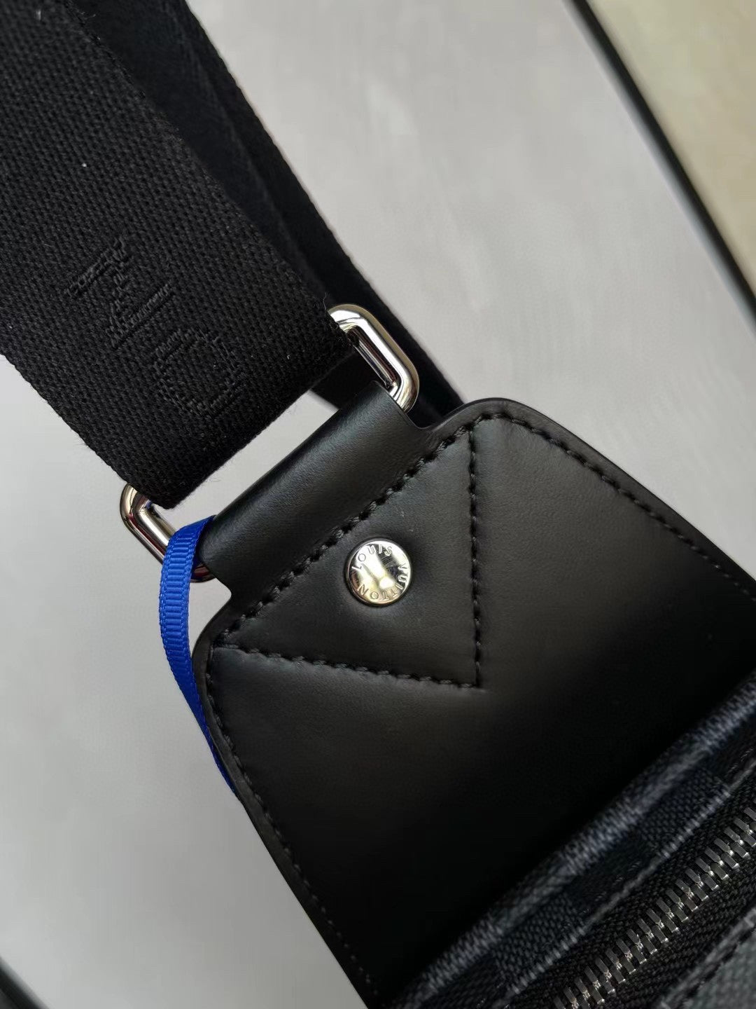Top Quality Avenue Sling Bag Damier Graphite For Men, Bags, Crossbody Bags 12.2in/31cm Top Quality N452877