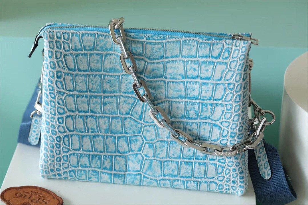 Top Quality Coussin PM High Shiny Alligator Light Blue For Women,  Shoulder And Crossbody Bags 10.2n/26cm Top Quality 