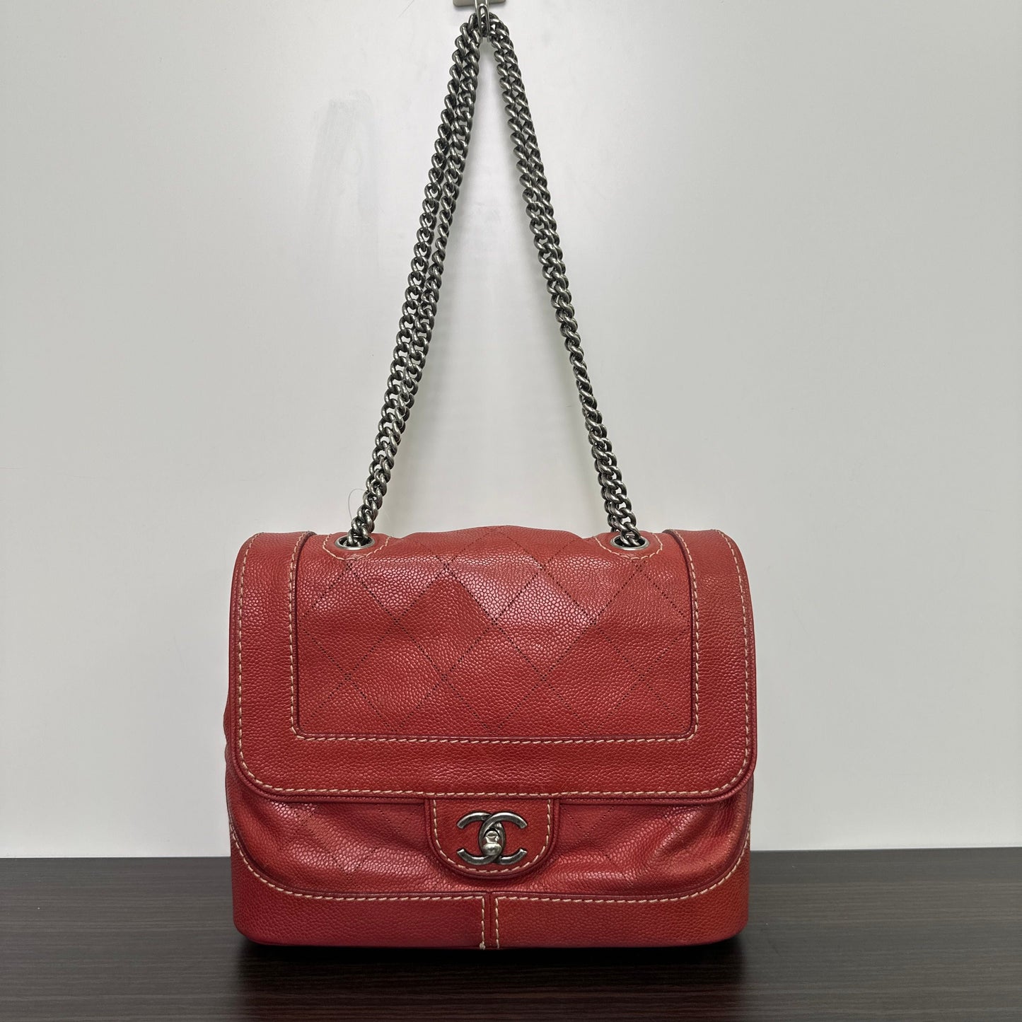 CHANEL Red Leather Shoulder Bags LB125188