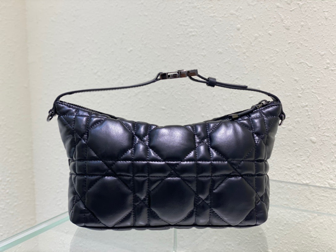 Top Quality MeTop Qualityum DYORTravel Nomad Pouch Black, For Women, Womens Handbags 8.5in/22cm CD S5554BMIG_M900