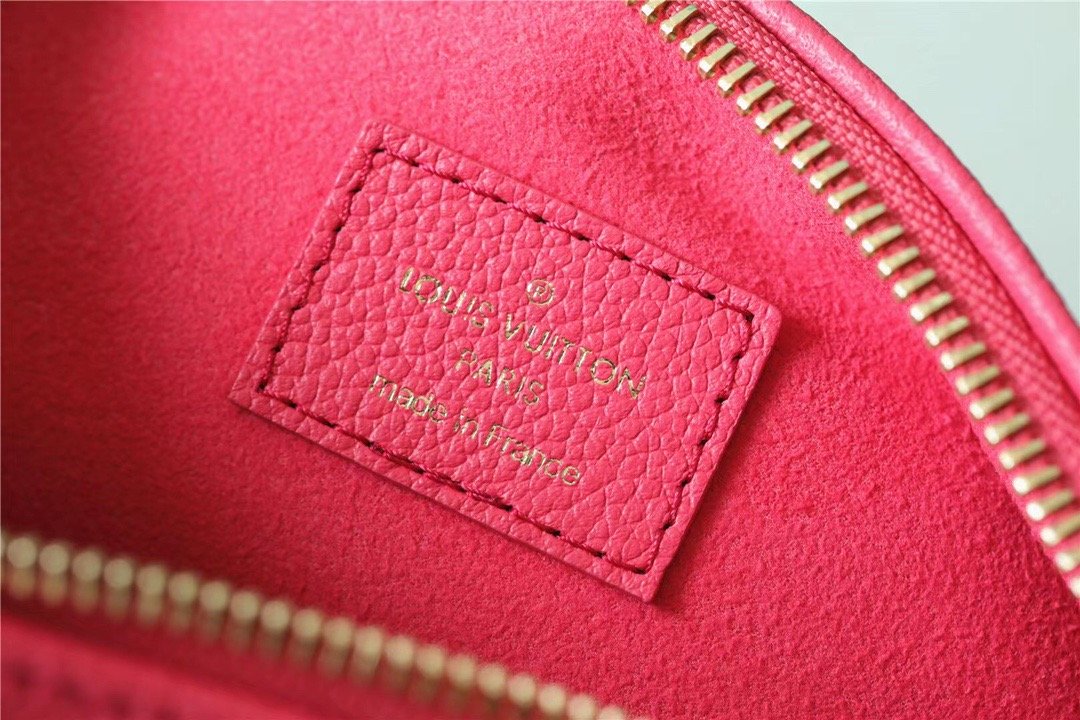 Top Quality Coussin BB Grain Fluo Pink For Women, Womens Bags, Shoulder And Crossbody Bags 8.3in/21cm Top Quality M20750