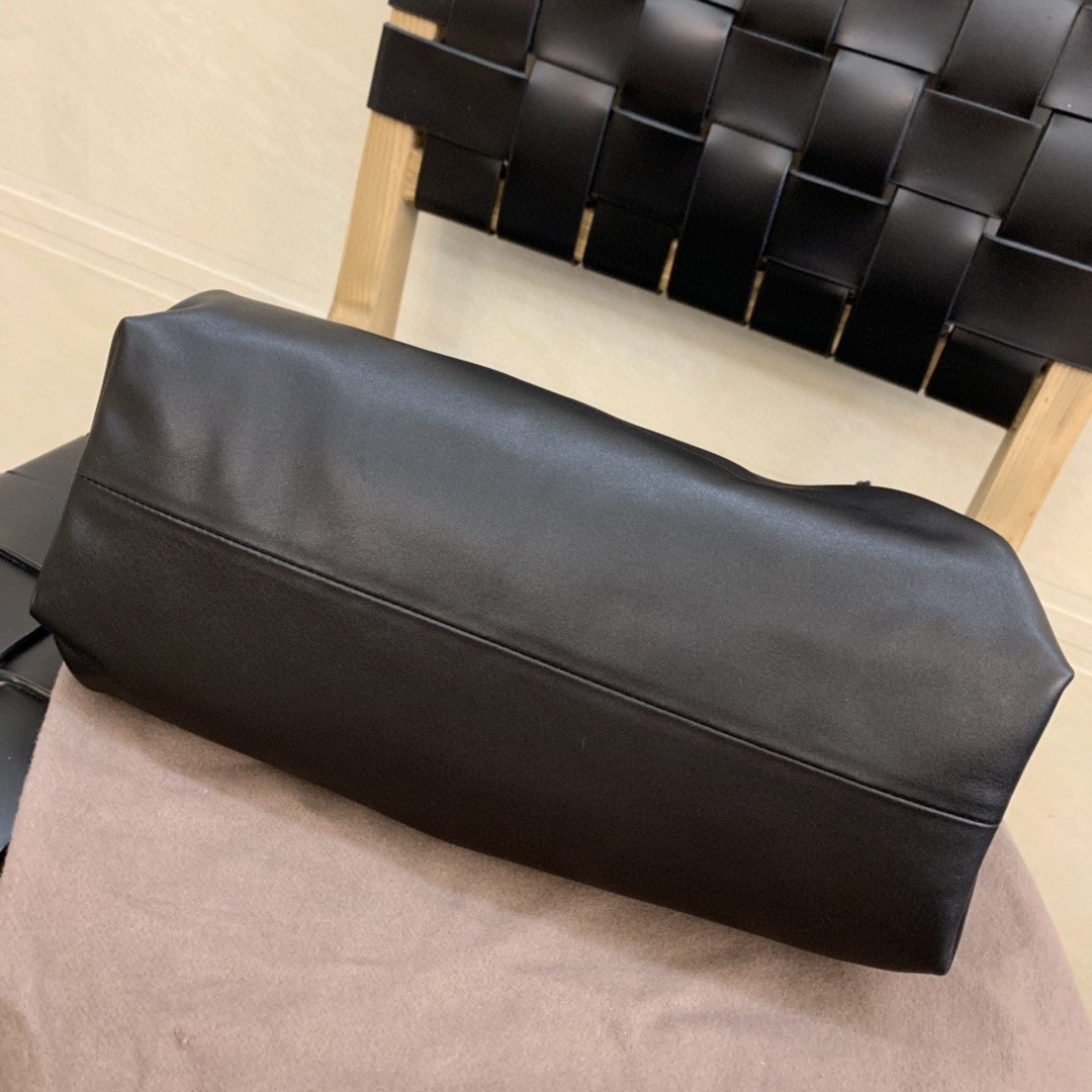 Top Quality Chain Pouch For Women 12.2in/31cm In Black