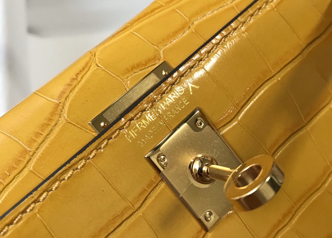 Top Quality Mini Kelly 19 Embossed Patent Yellow Bag With Gold-Toned Harware For Women, Handbags, Shoulder Bags 7.5in/19cm
