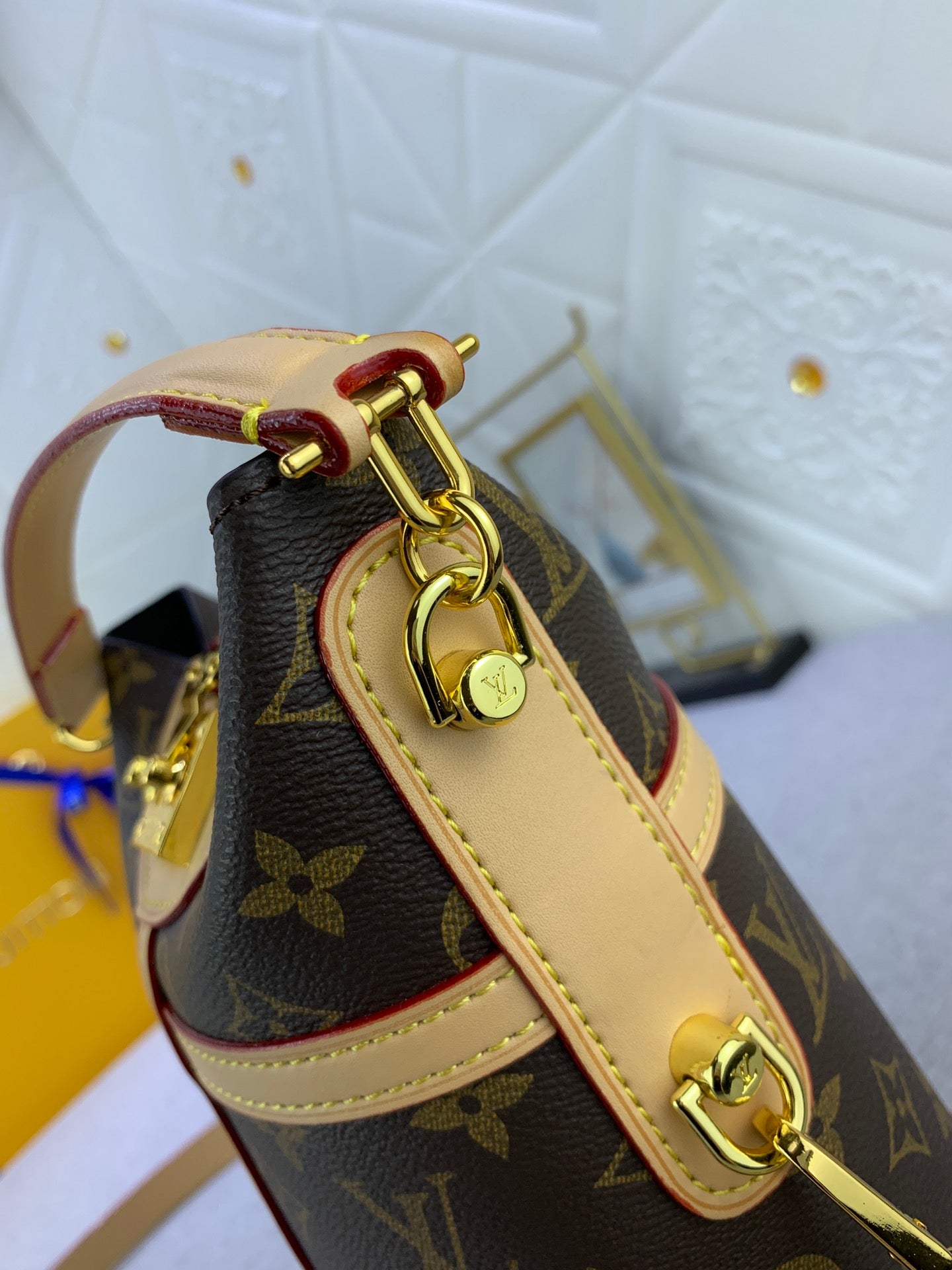 EN - New 1:1 rep Bag LUV 647