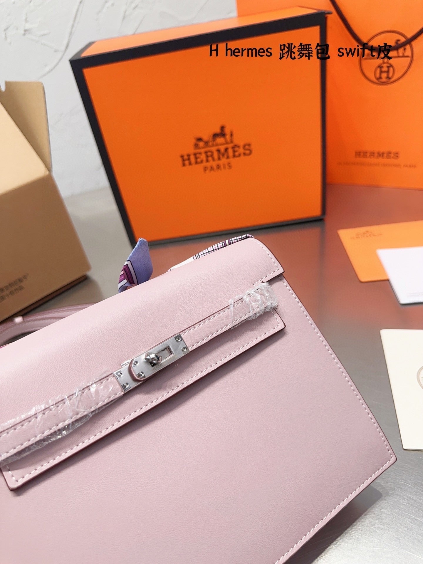 EN - New 1:1 rep  Bags HM 142