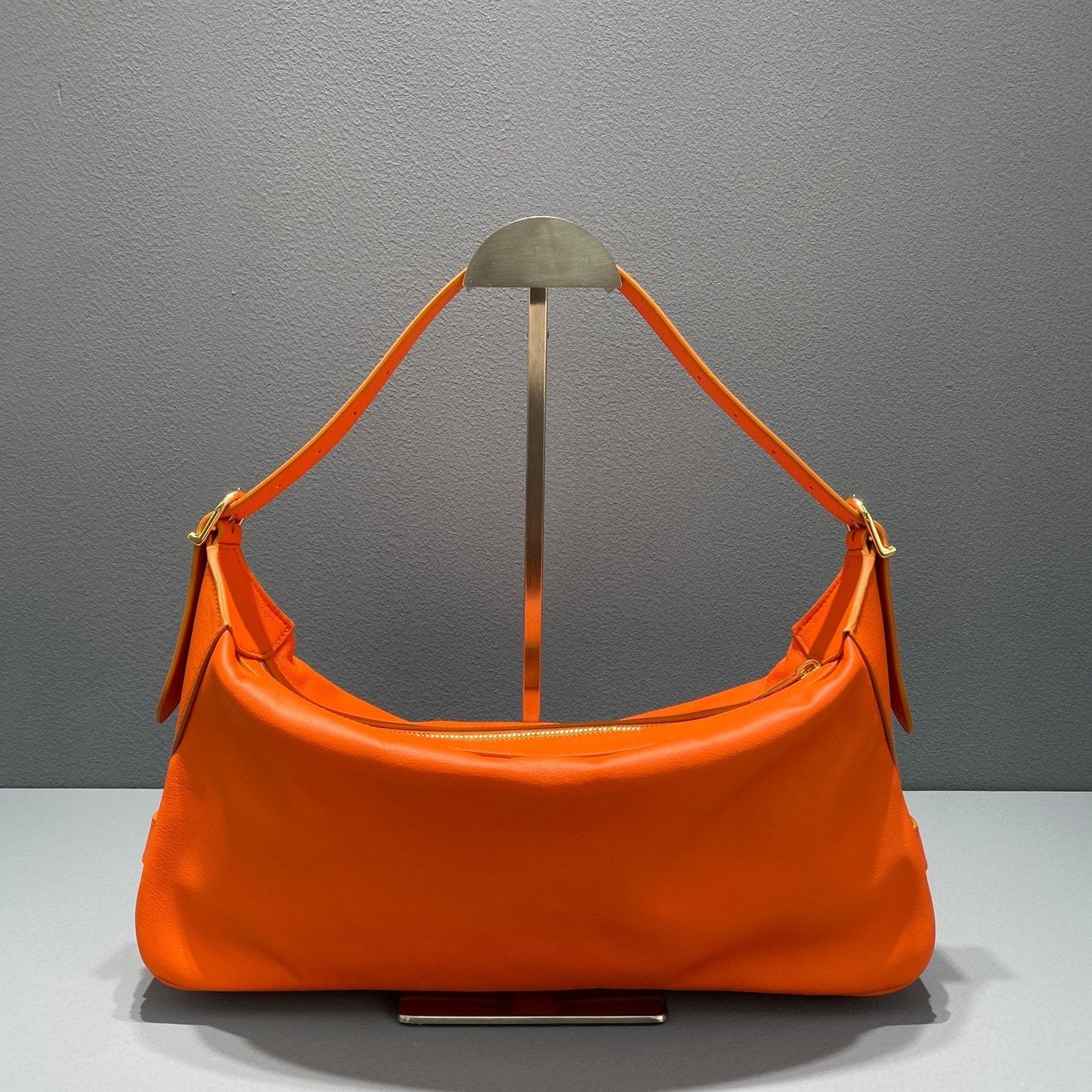 Top Quality MeTop Qualityum Romy In Supple Orange For Women 13in/34cm 
