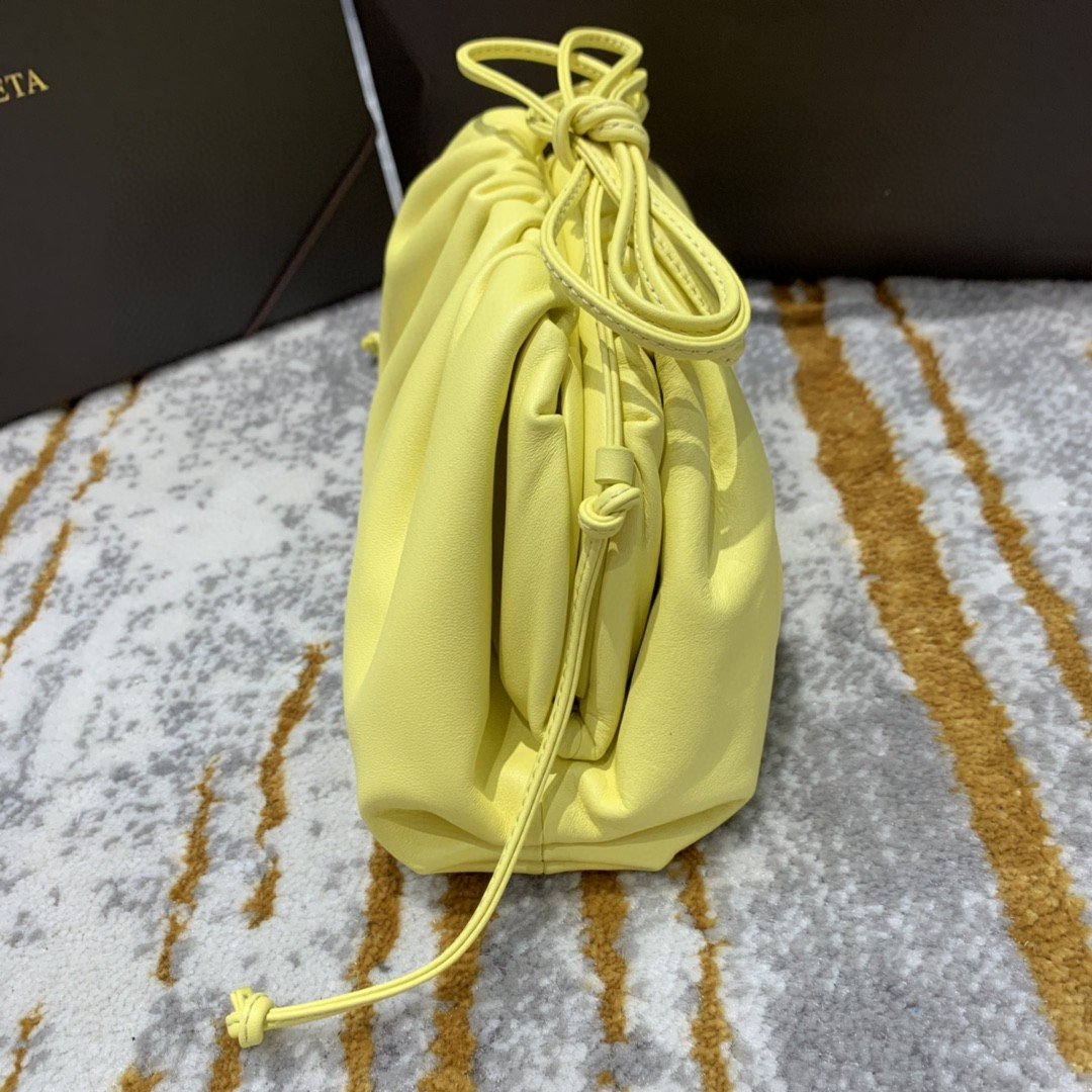 Top Quality Mini Pouch For Women 8.6in/22cm In Light Yellow
