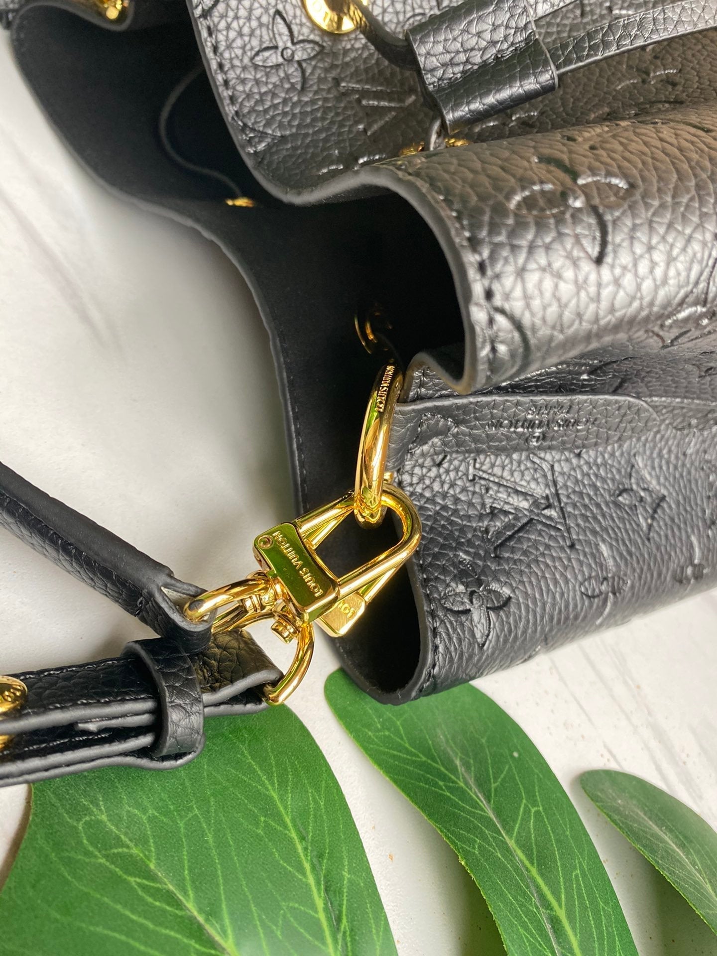 Top Quality NeoNoe MM Bucket Bag Monogram Empreinte Black For Women, Womens Handbags, Shoulder Bags 10.2in/26cm Top Quality M45256