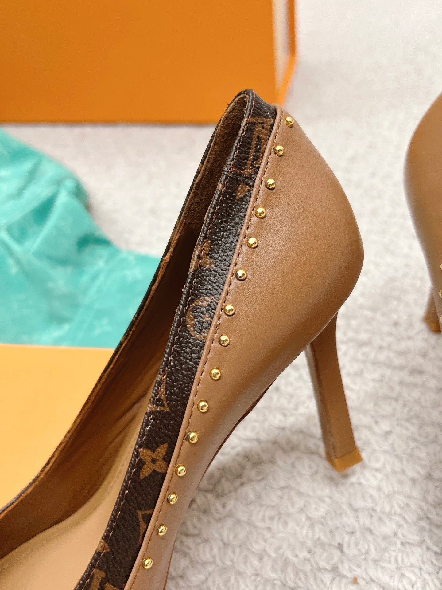 New 1:1 rep LUV High Heel Shoes 042