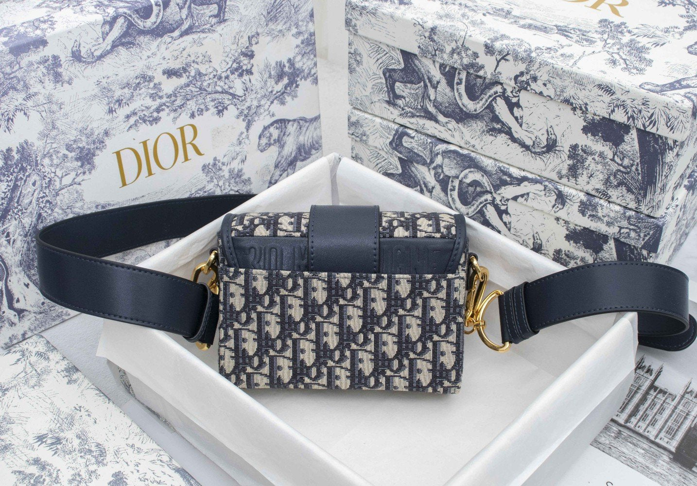 EN - New 1:1 rep  Bags DIR 242