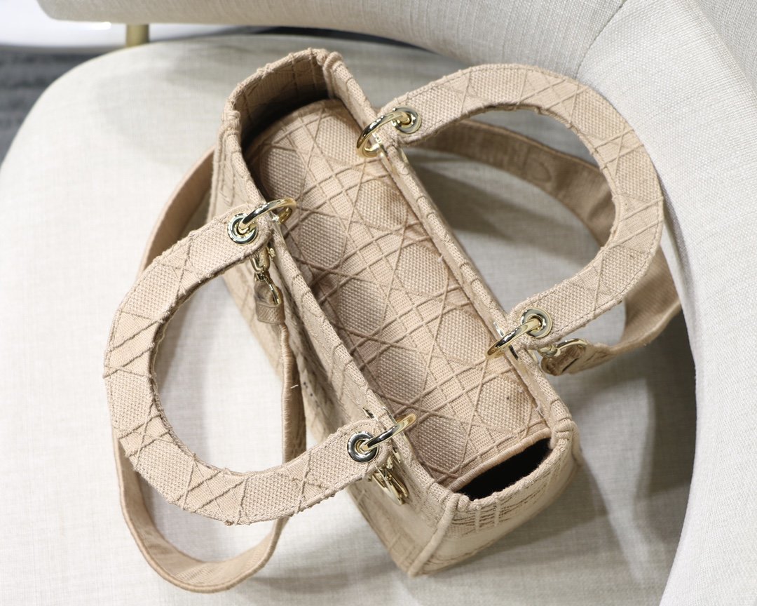 Top Quality MeTop Qualityum Lady Bag Gold Toned Hardware Beige For Women 9.5in/24cm CD