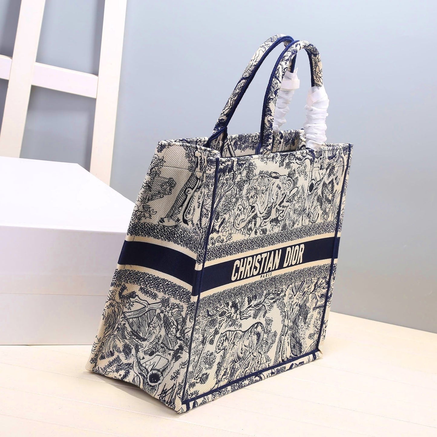 Top Quality Large Book Tote For Women 16.5in/42cm CD M1286ZRIW