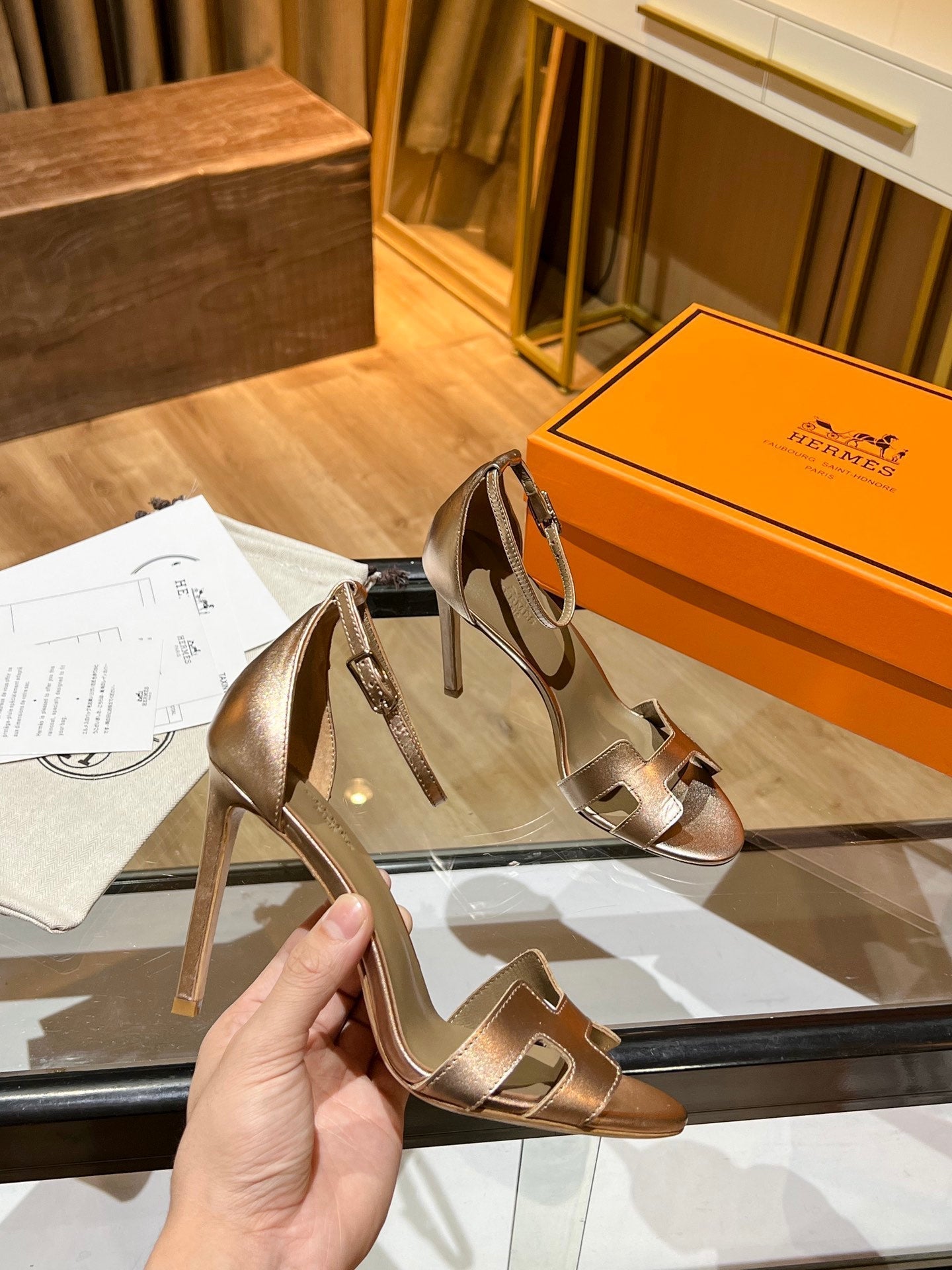 New 1:1 rep HM HIGH HEELS 028