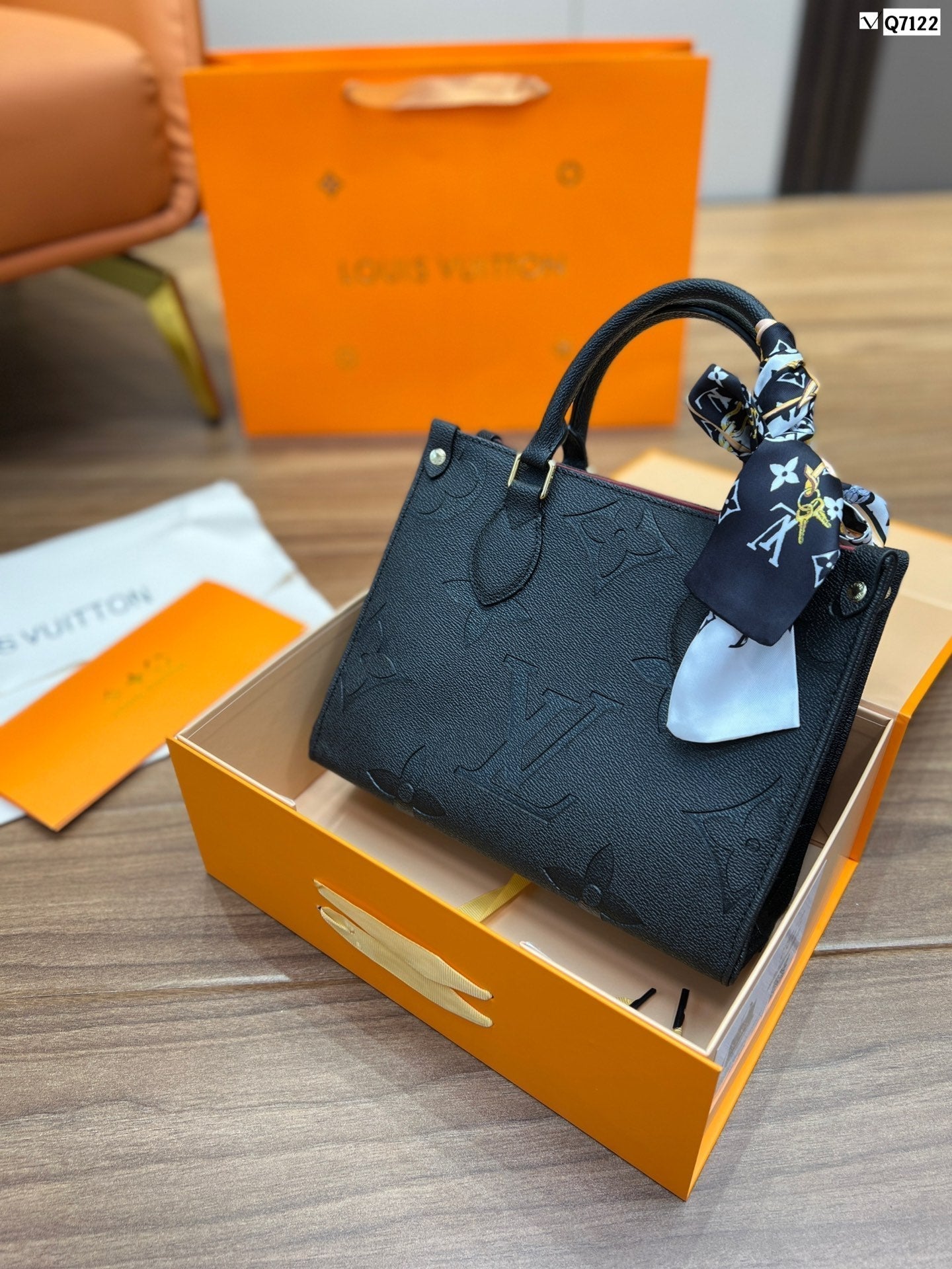 EN - New 1:1 rep Lux Bags LUV 533