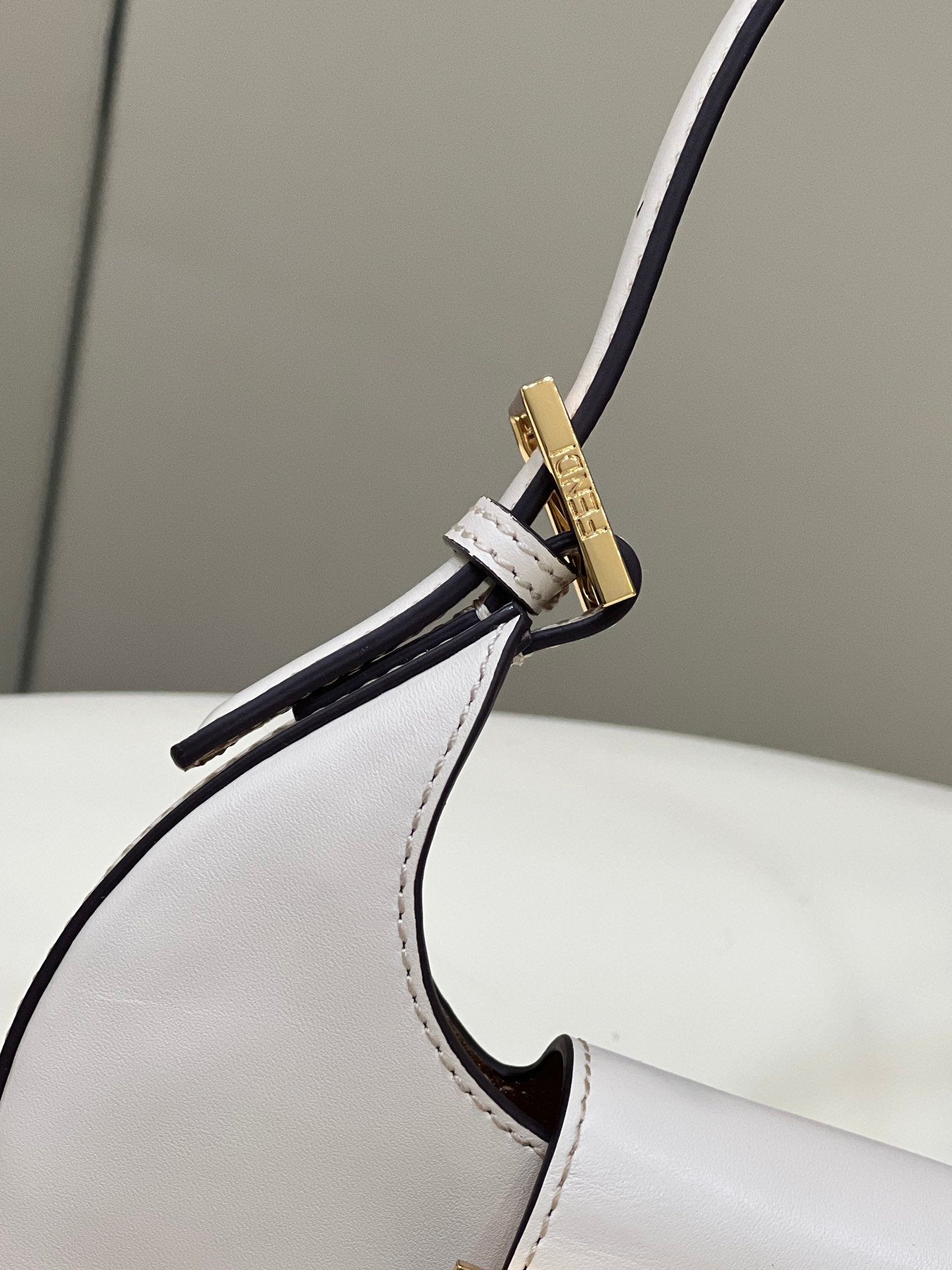 Top QualityTop Quality Cookie White For Women, Women’s Handbags, Shoulder Bags 7in/19cm FF 8BS065AAIWF0K7E