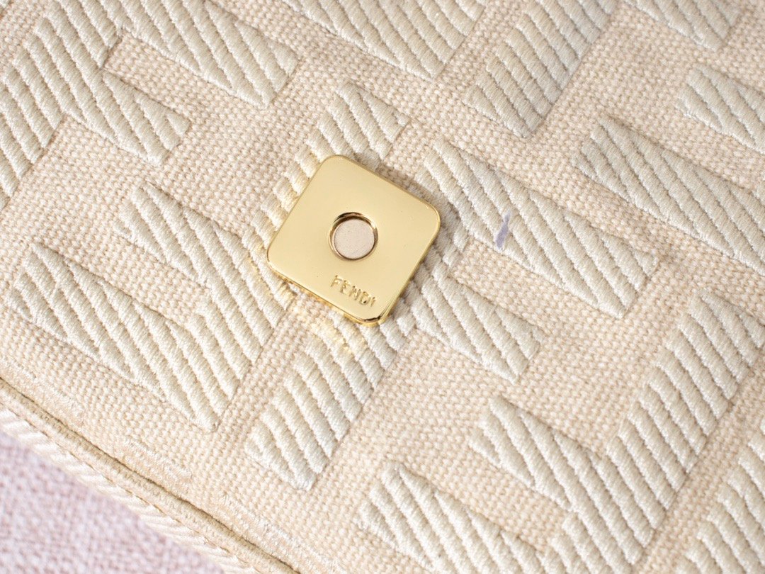 EN - New 1:1 rep  Bags FEI 080