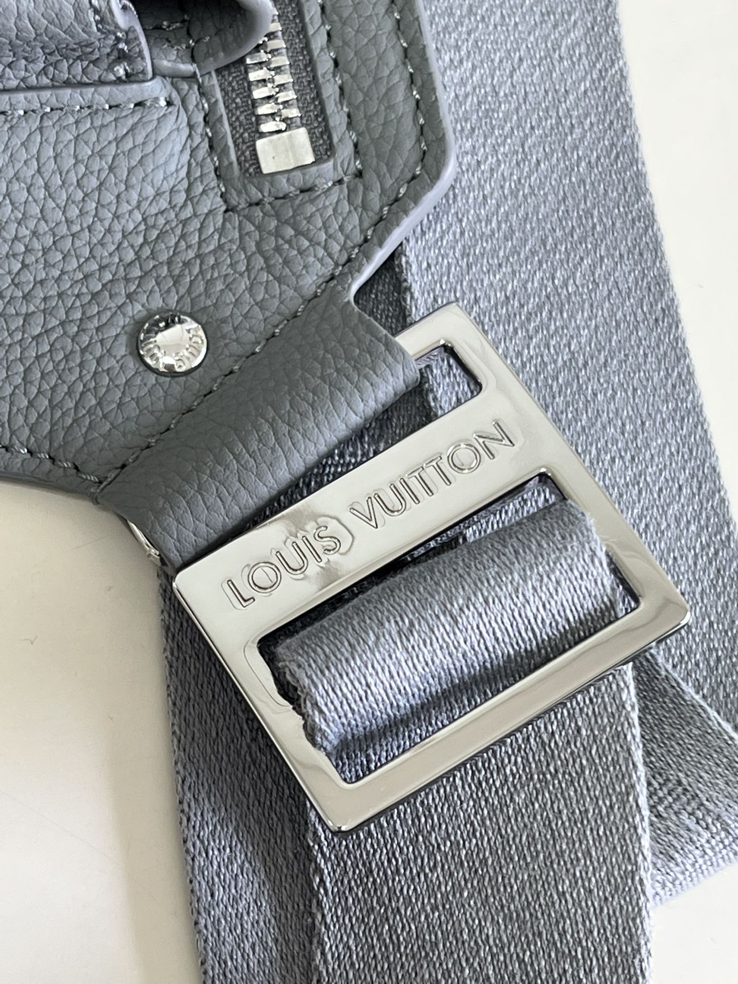 Top Quality Aerogram Slingbag Grey For Men, Bags 30cm Top Quality M59625