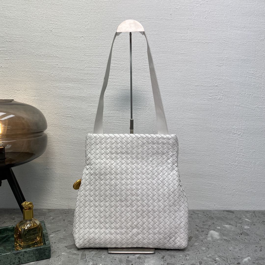 Top Quality Intrecciato Shoulder Bag White, For Women, Women’s Bags 10.2in/26cm