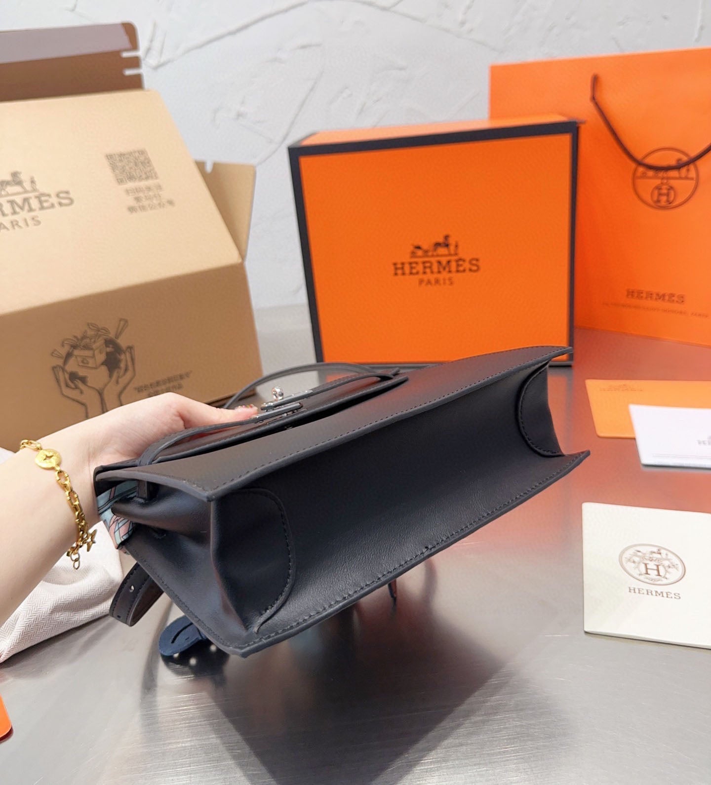 EN - New 1:1 rep  Bags HM 141