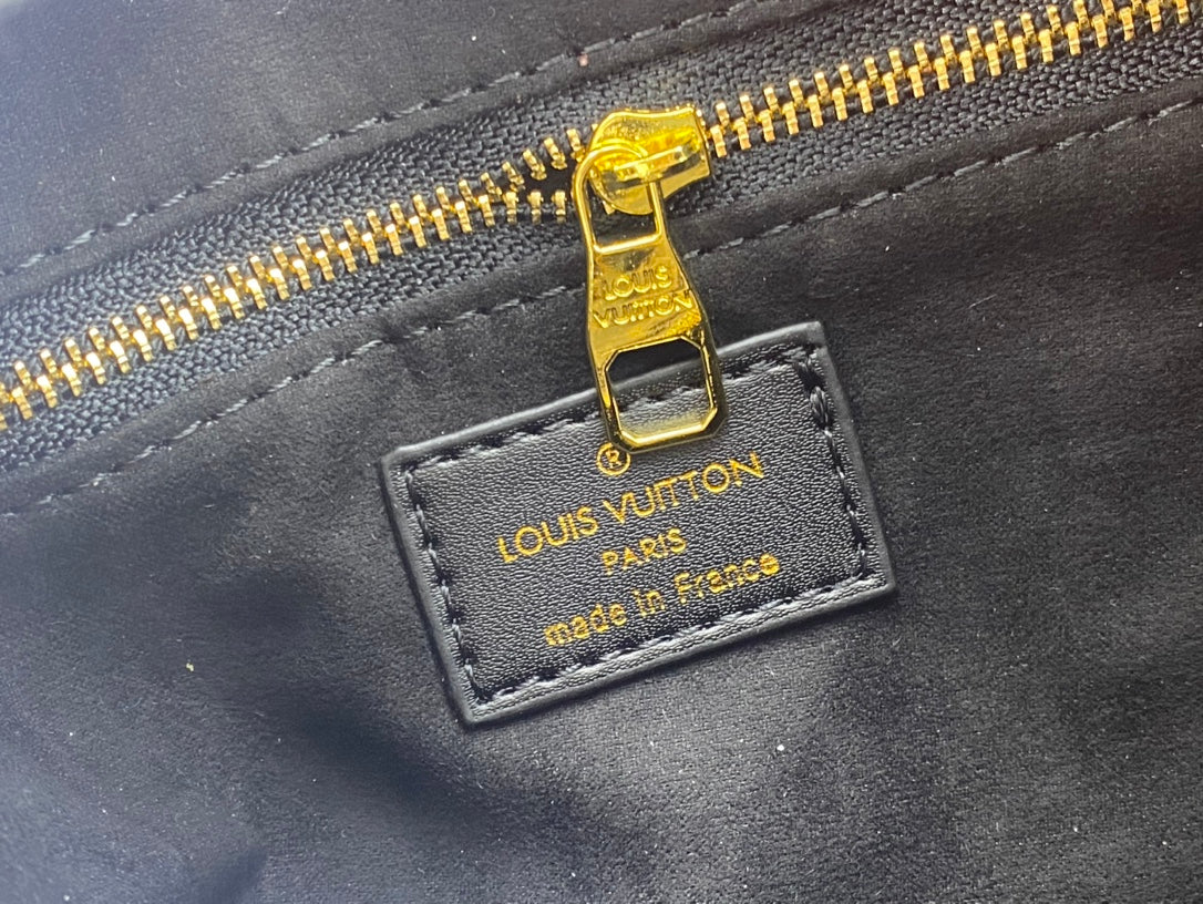EN - New 1:1 rep  Bags LUV 662