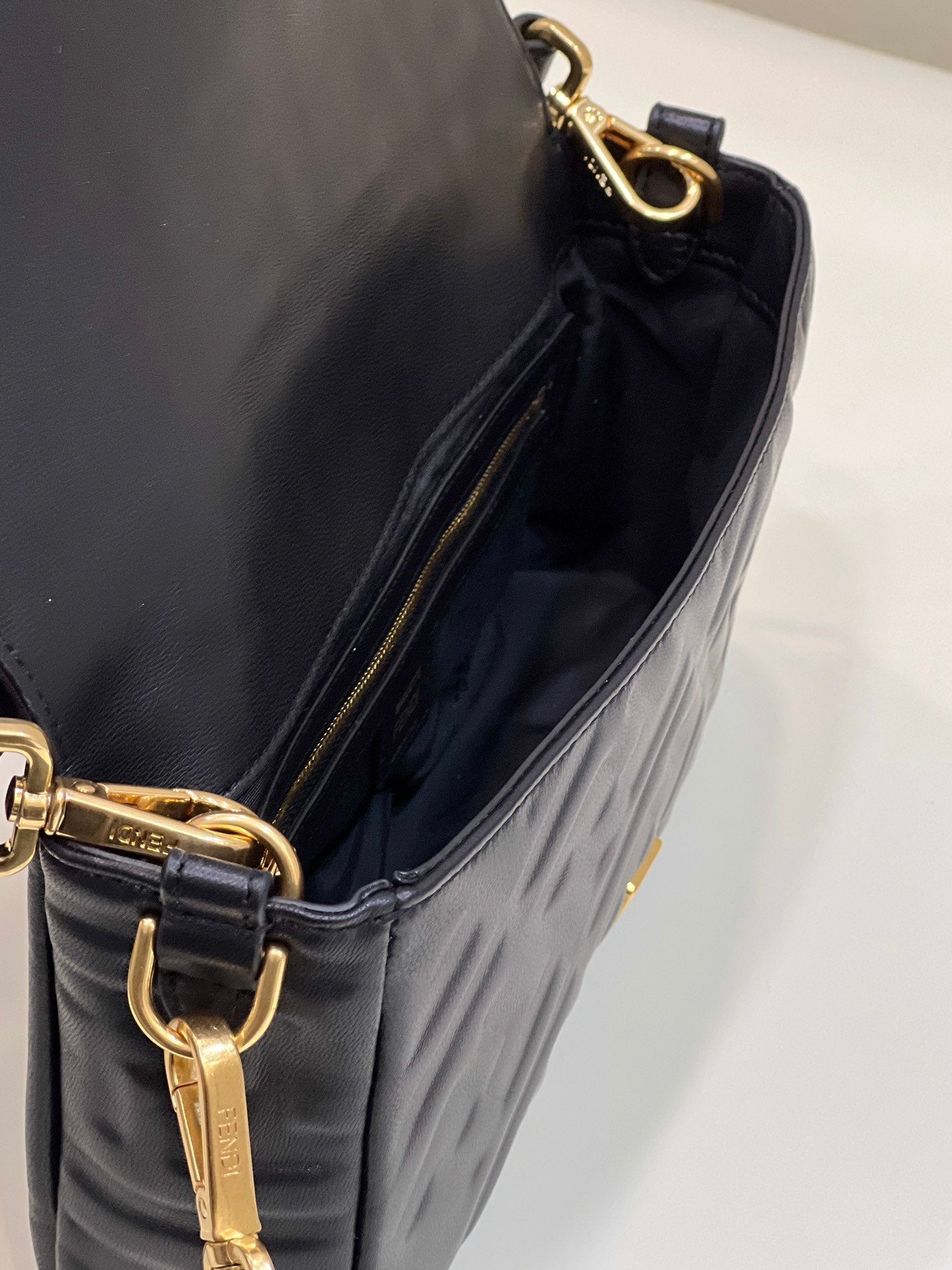 Top QualityTop Quality Baguette Black For Women, Women’s Handbags, Shoulder And Crossbody Bags 10in/27cm FF 8BR600A72VF15ZW
