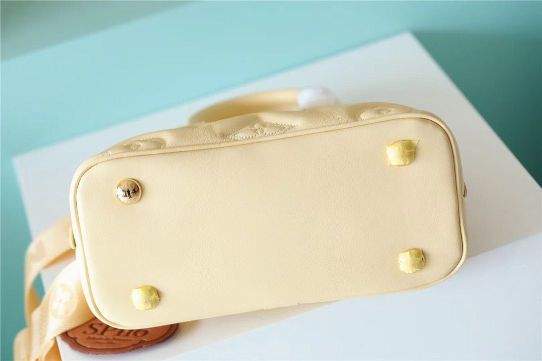 Top Quality Alma BB Banana Yellow For Women,  Shoulder And Crossbody Bags 9.6in/25cm Top Quality M59821