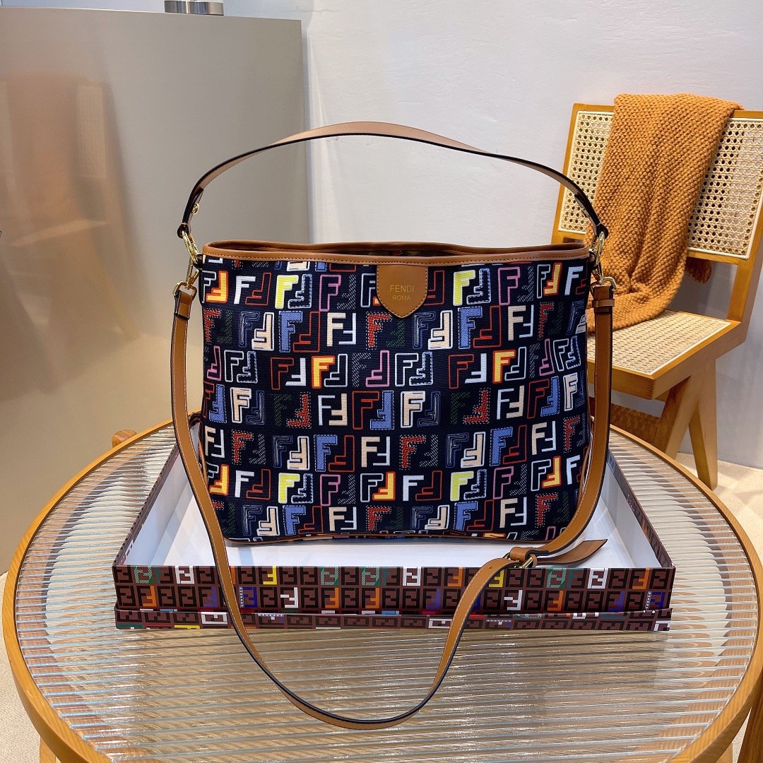 EN - New 1:1 rep  Bags FEI 194