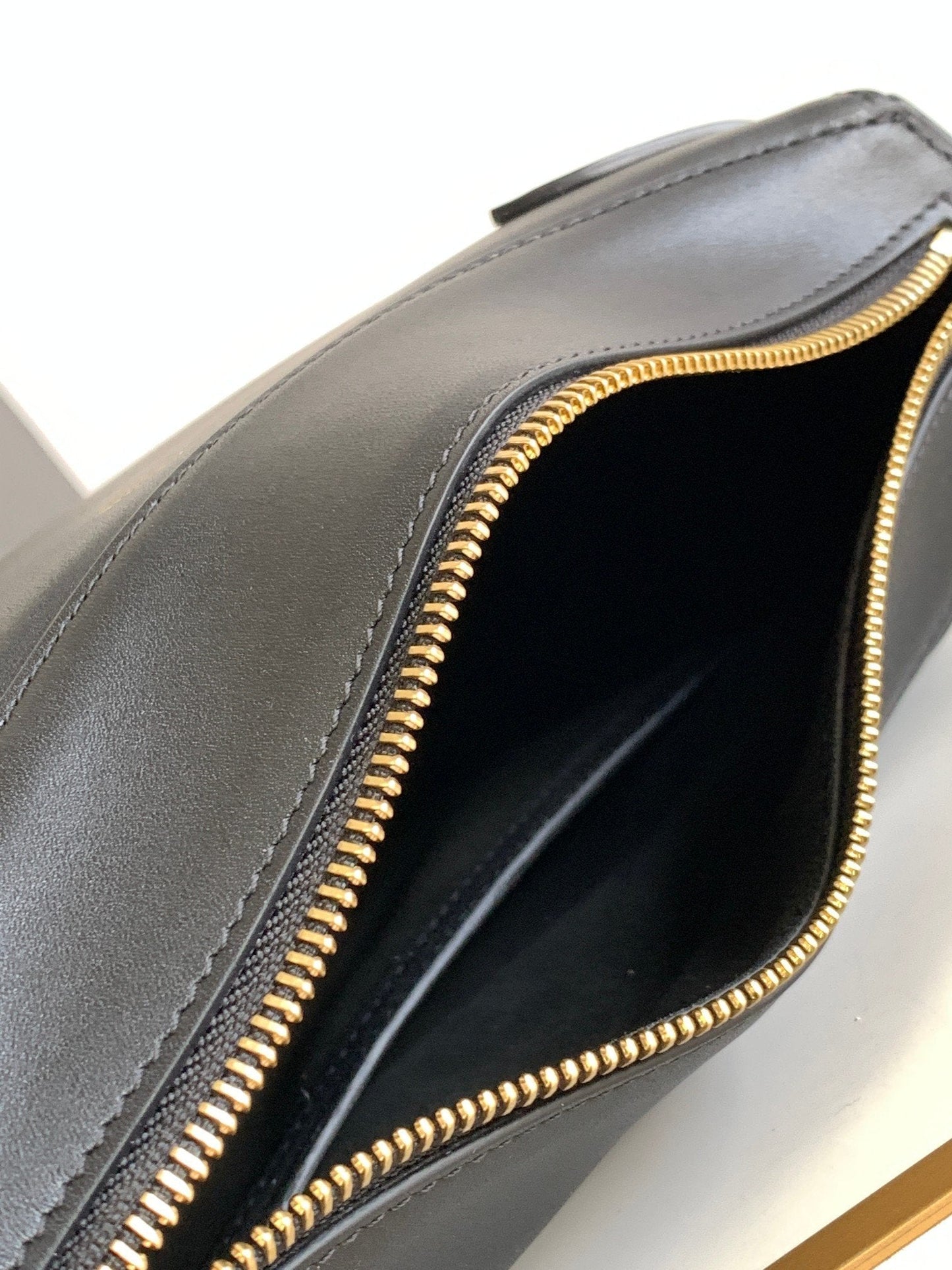 Top Quality BesaTop Quality Noeuds Francais Bag Black For Women 10in/25cm 