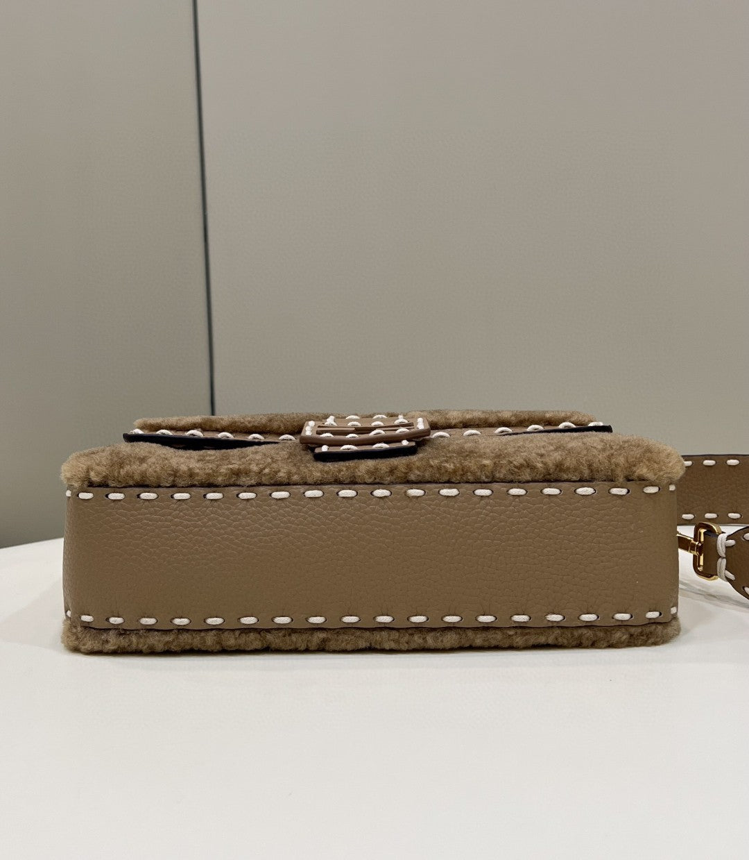 Top QualityTop Quality Baguette Beige Sheepskin Bag For Woman 27cm/10.5in 8BR600AH96F1F7O