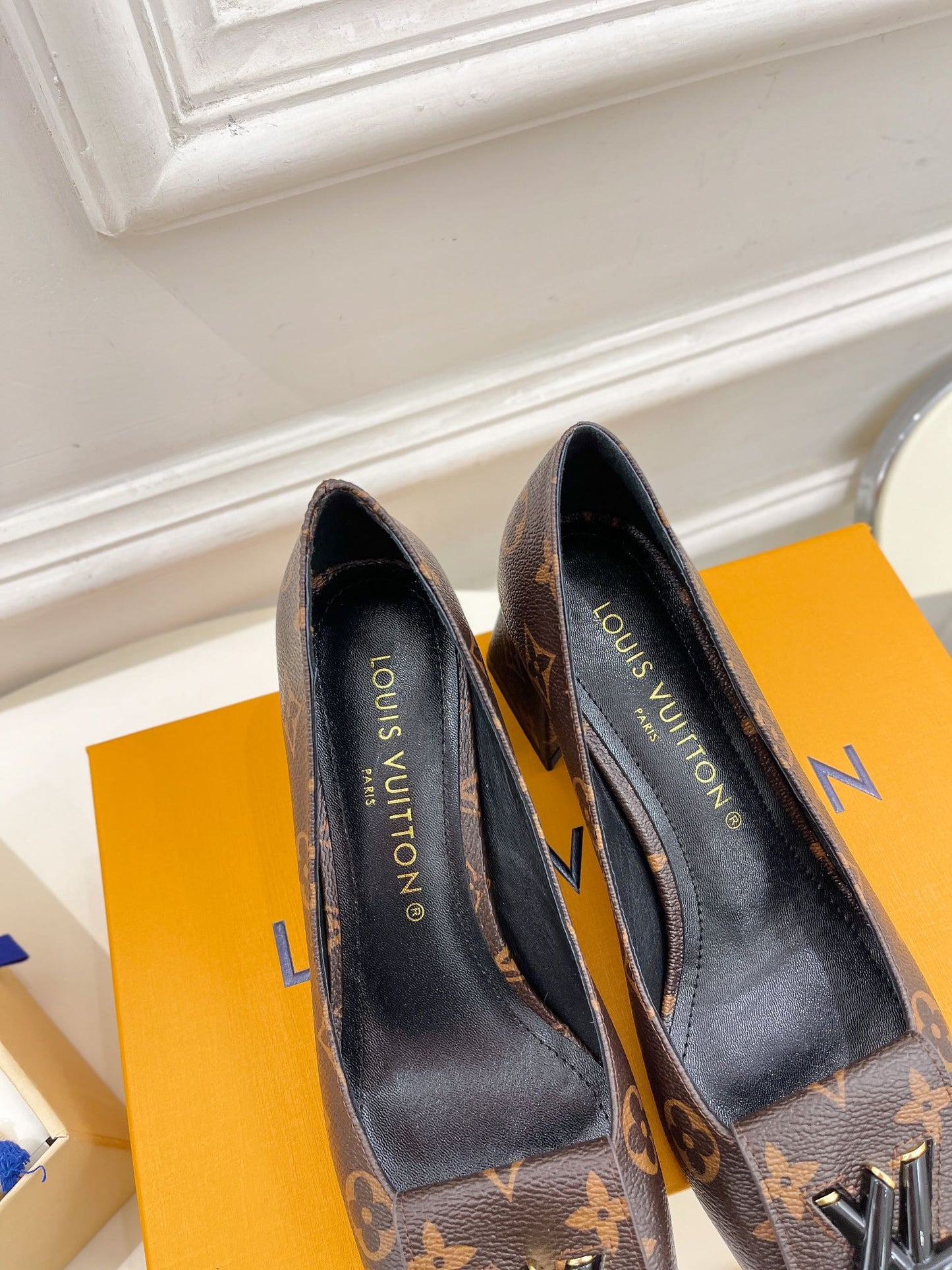 New 1:1 rep LUV High Heel Shoes 033
