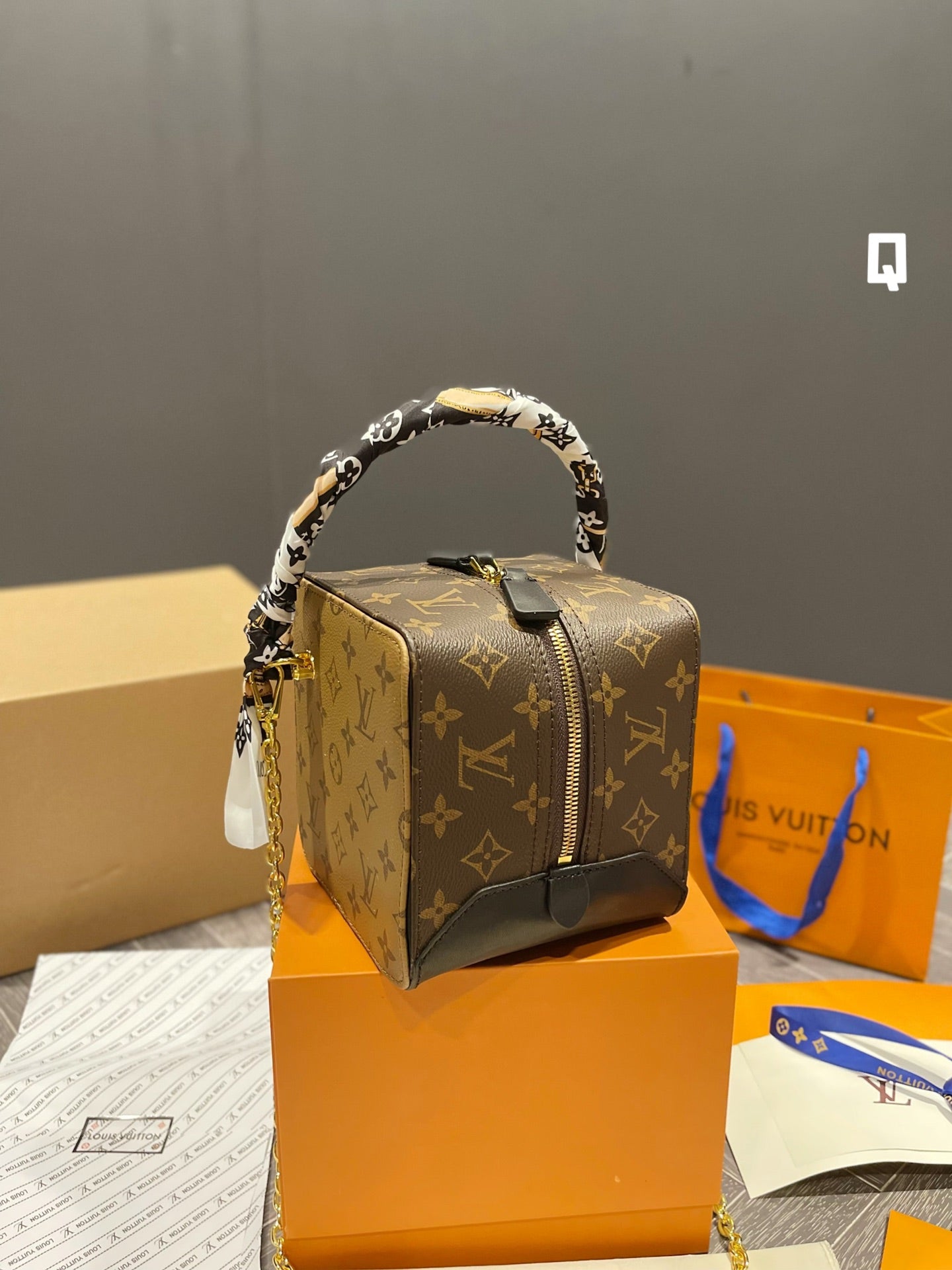 EN - New 1:1 rep Lux Bags LUV 563