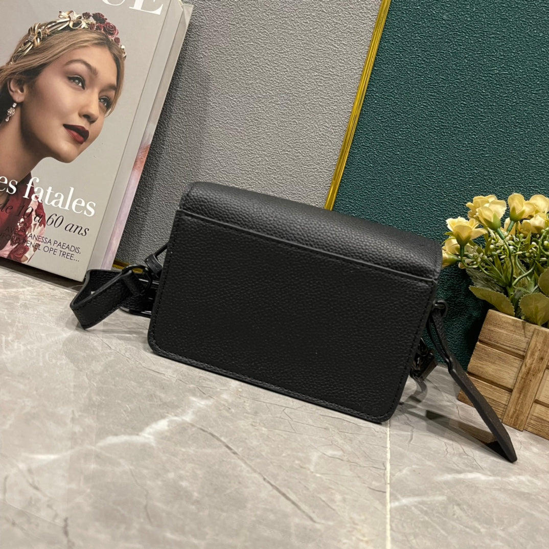 EN - Luxury Bags LUV 867