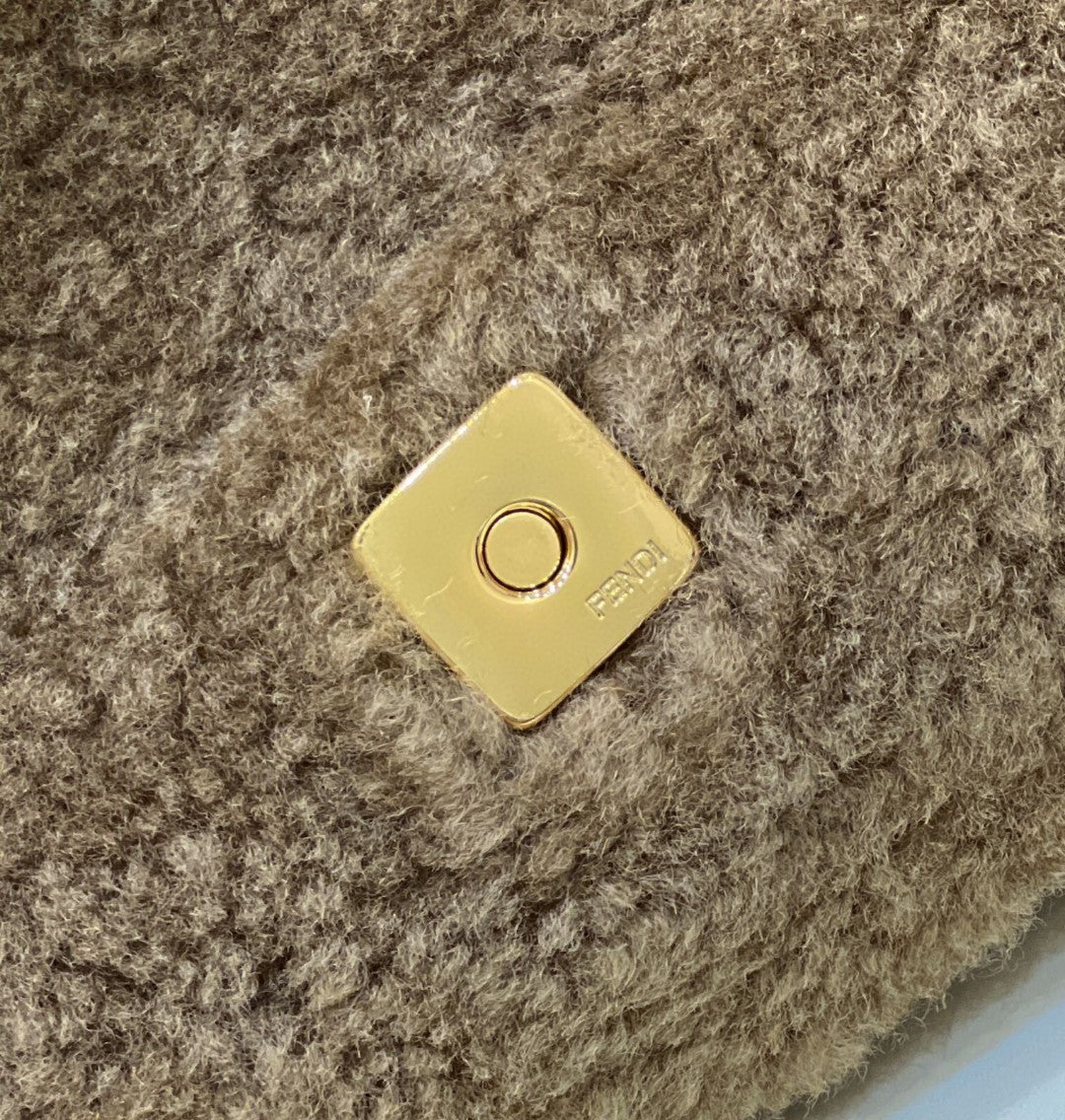 Top QualityTop Quality Baguette Beige Sheepskin Bag For Woman 27cm/10.5in 8BR600AH96F1F7O