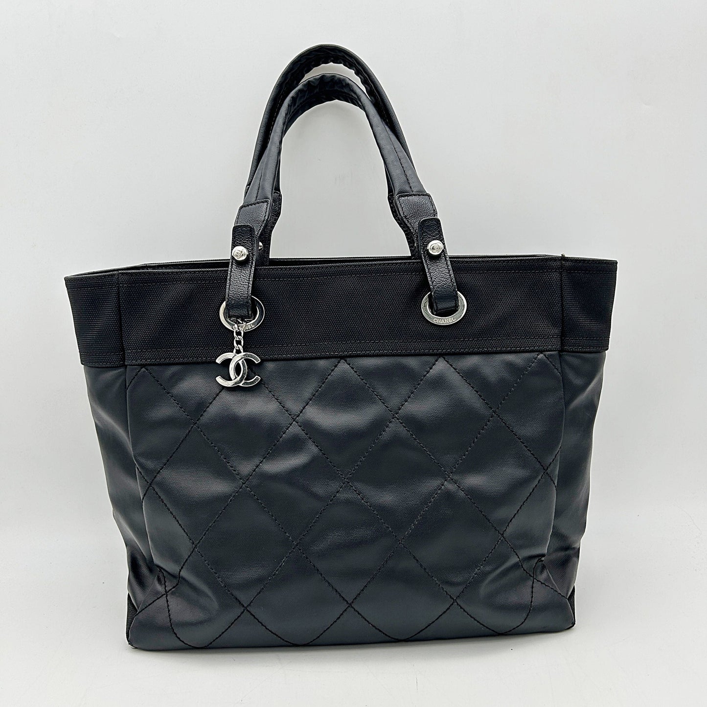 Paris-biarritz leather tote Chanel Black in Leather LA4482