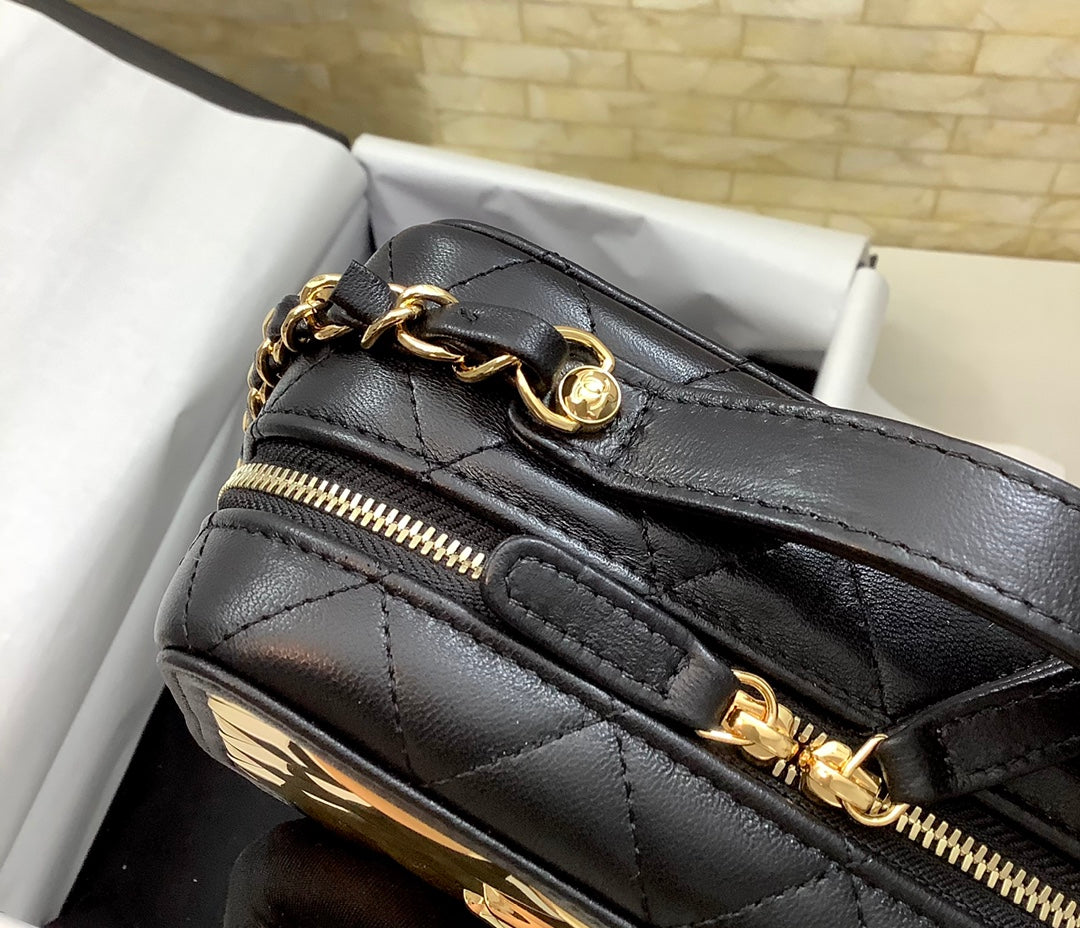 CHLVanity Case Black With Gold Metal For Women Handbags, Shoulder And Crossbody Bags 7.2in/19cm AS2900