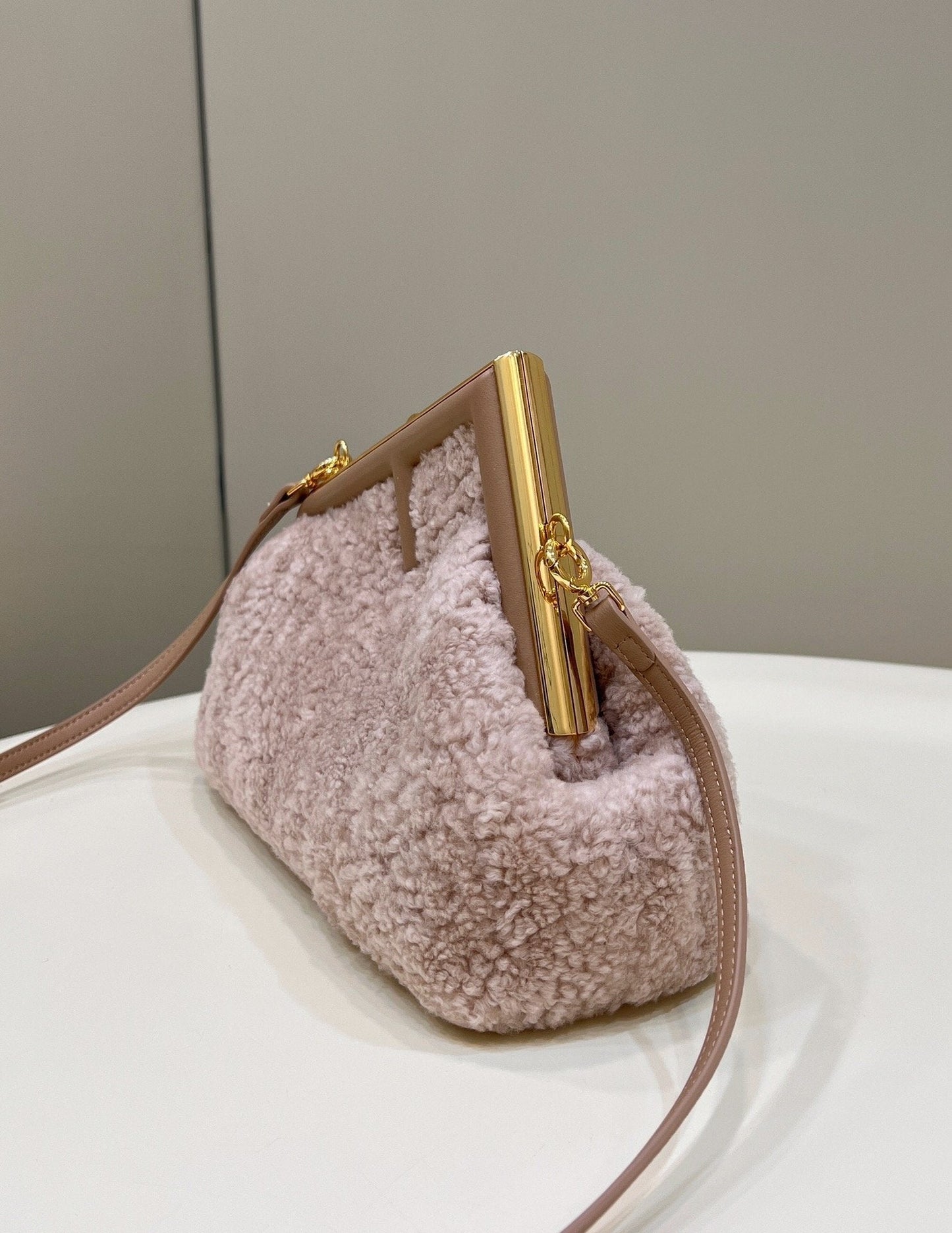 Top QualityTop Quality Top QualityTop Qualityrst Small Pink Mink Bag For Woman 26cm/10in