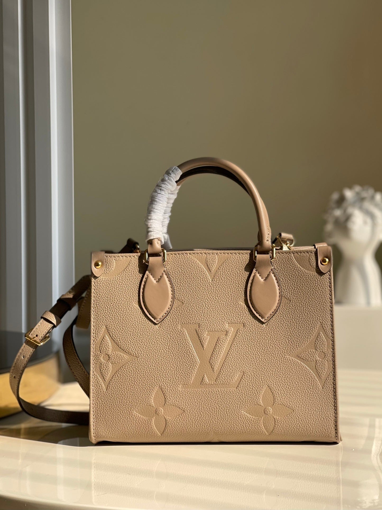 Top Quality OnTheGo PM Tote Bag Monogram Empreinte Beige For Women, Womens Handbags, Shoulder And Crossbody Bags 9.8in/25cm Top Quality